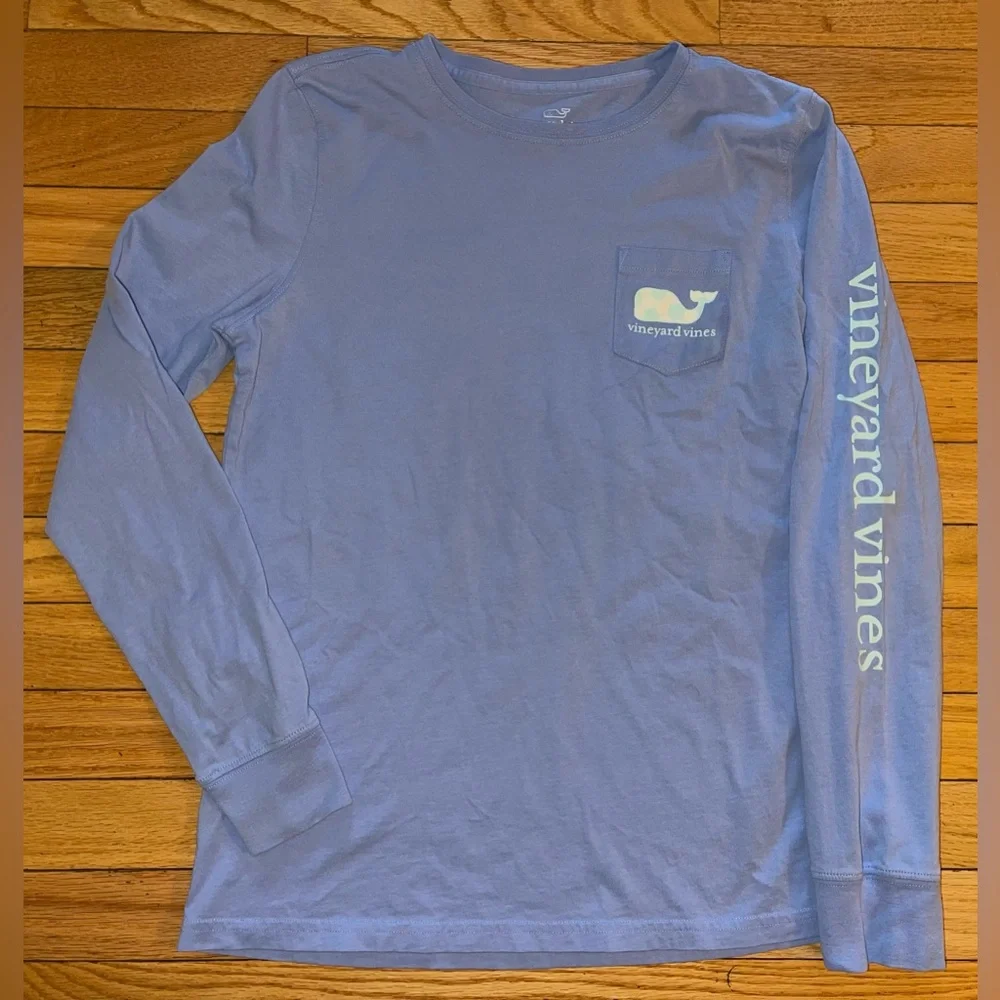VINEYARD VINES Blue Soccer Whale Long Sleeve Pocket T-Shirt Women’s XS - Picture 1 of 5